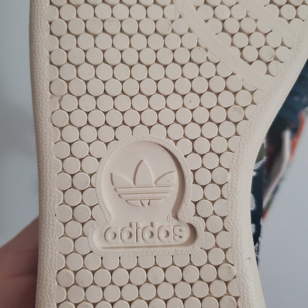 Adidas - Picture 6 of 6